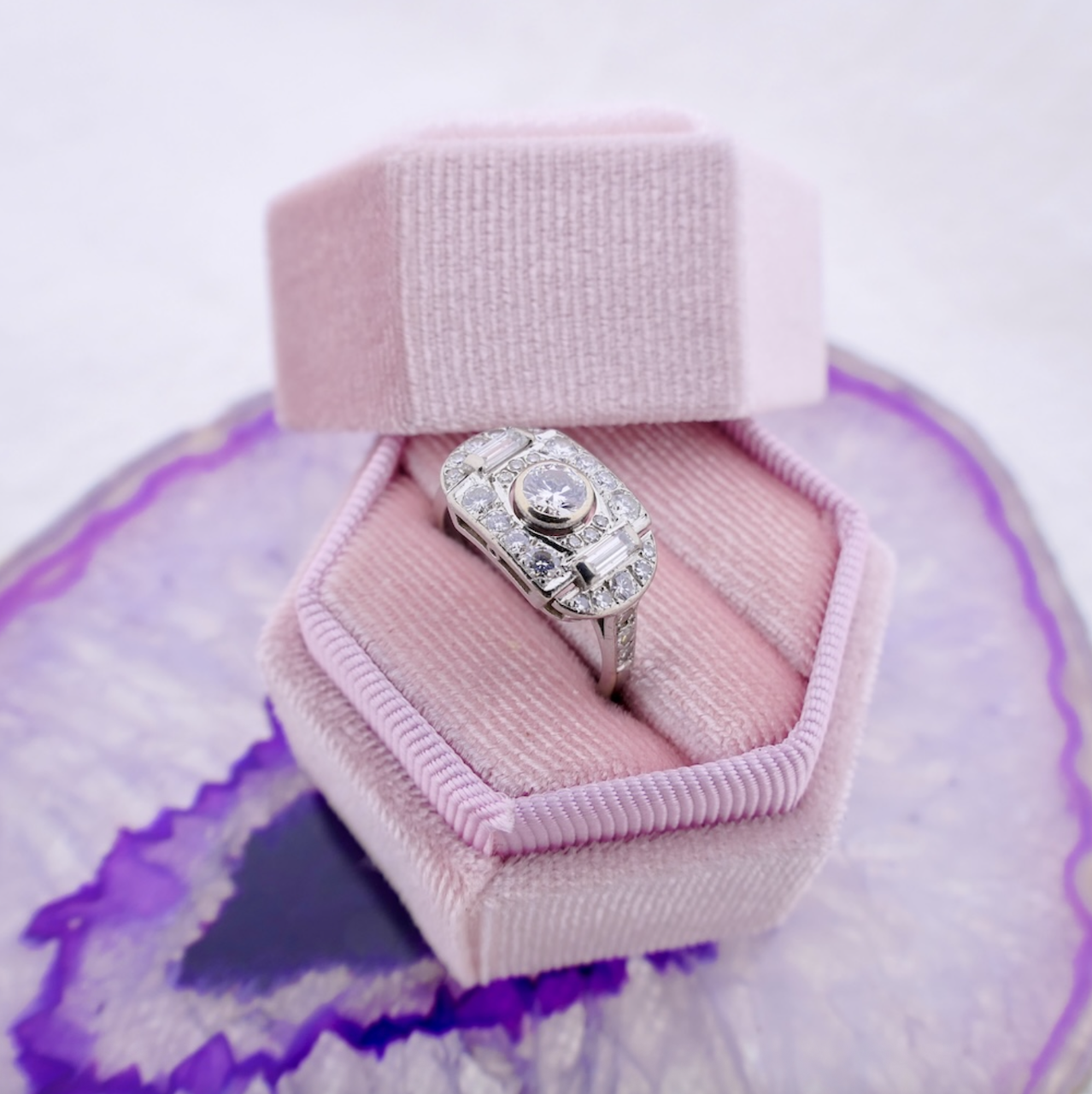 Art-deco ring met diamant
