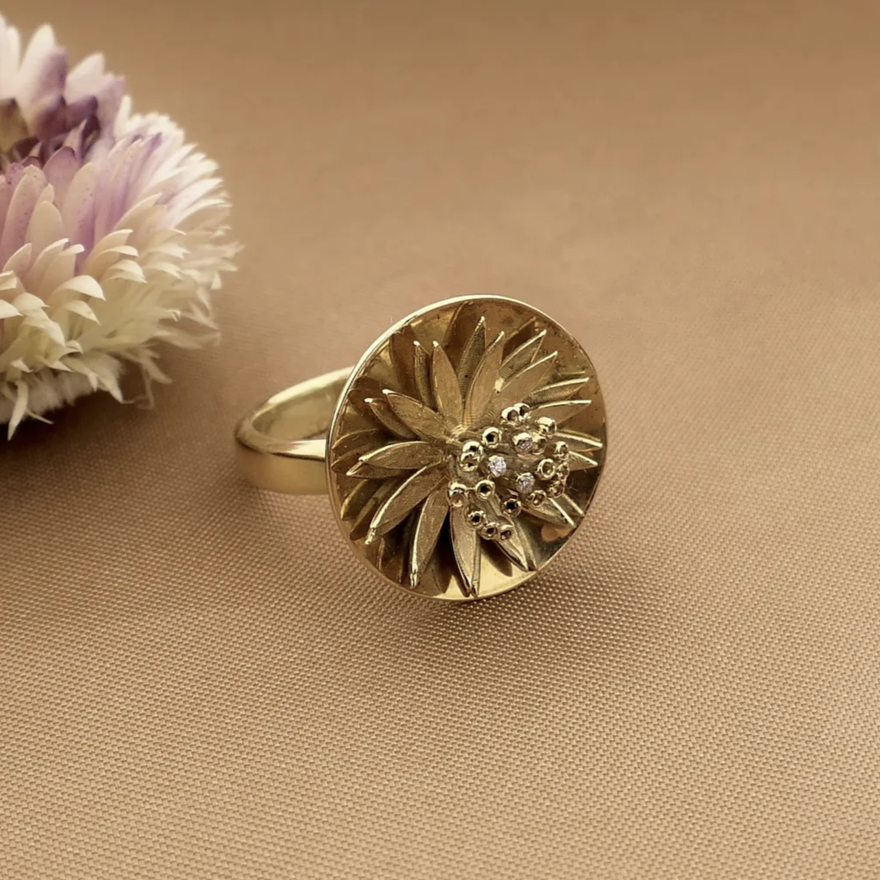 vintage-gouden-bloemenring-met-diamant