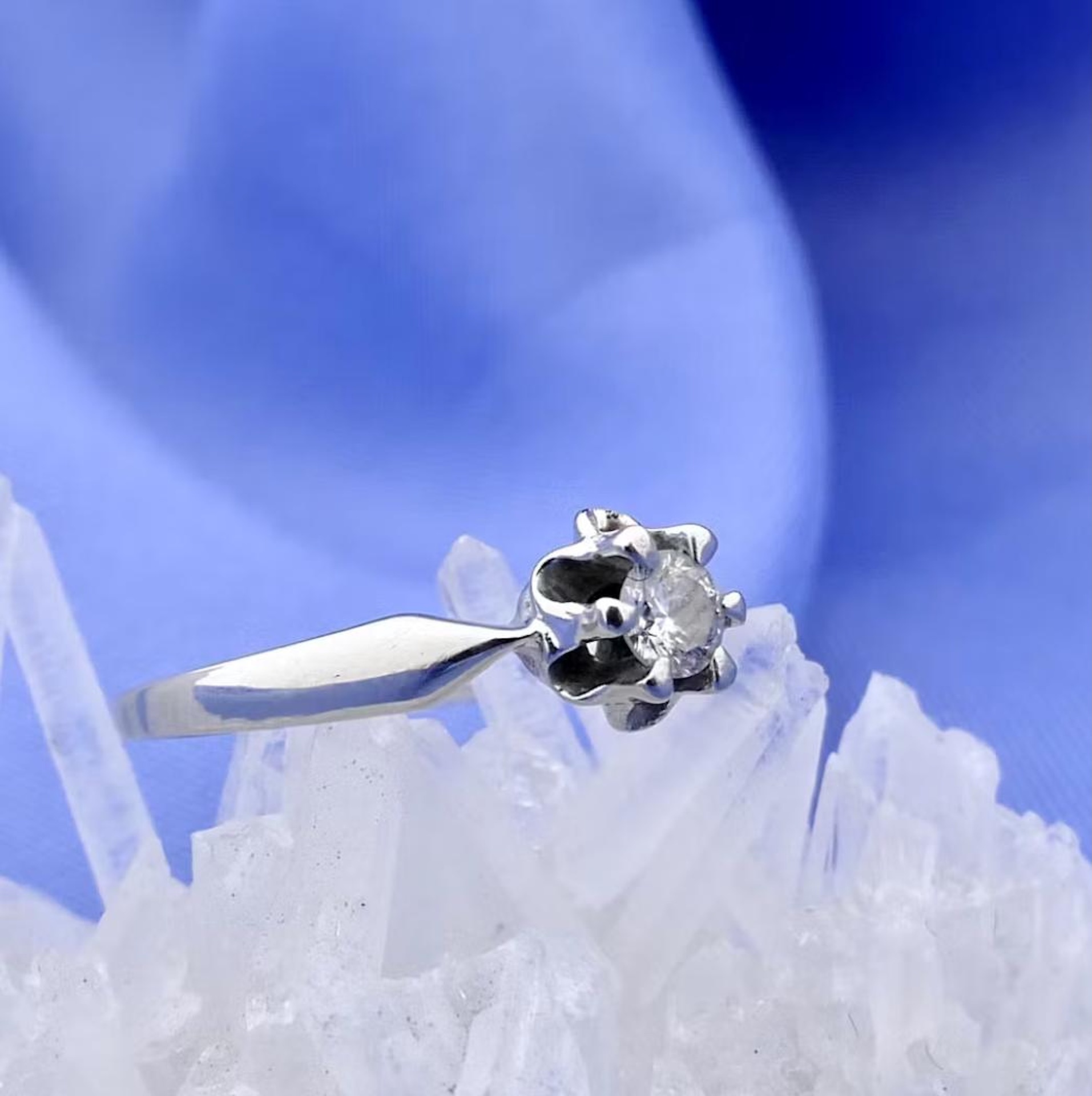 vintage-witgouden-solitair-ring-met-diamant