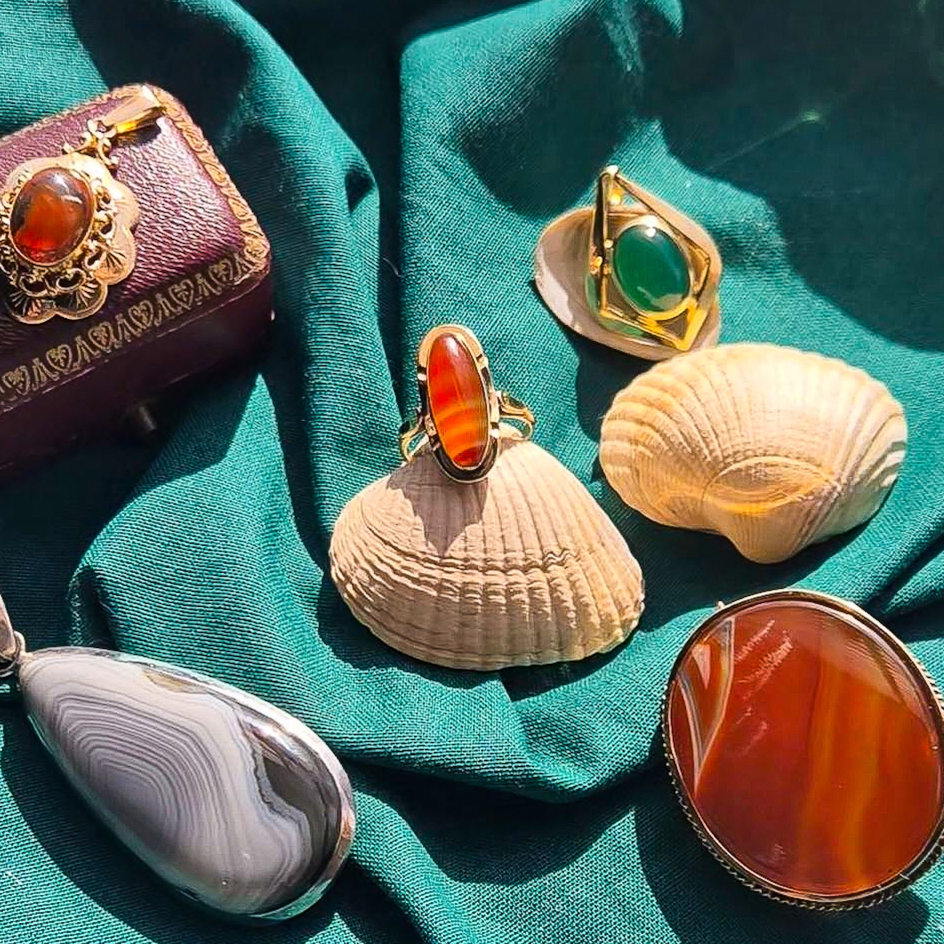 collectie-agaat-sieraden-carneool-ringen-en-hanger-vintage-stijl