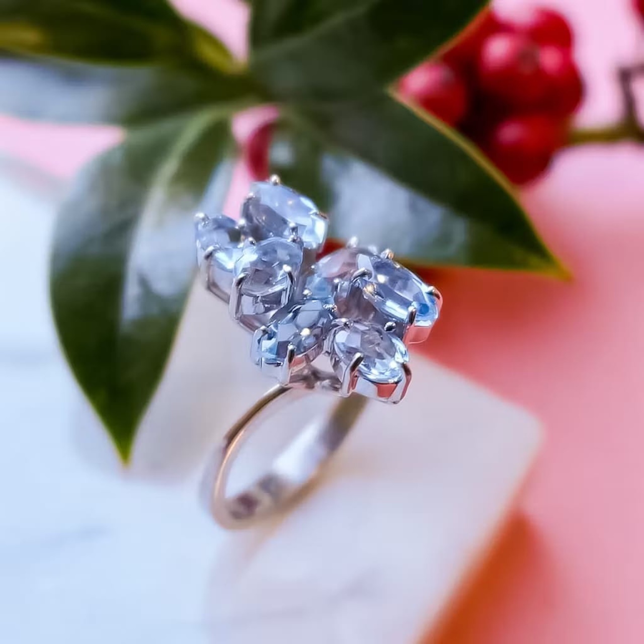 Witgouden ring met aquamarijn steen