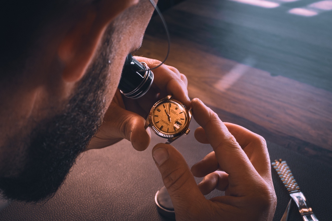 Rolex-horloge-door-een-Loep