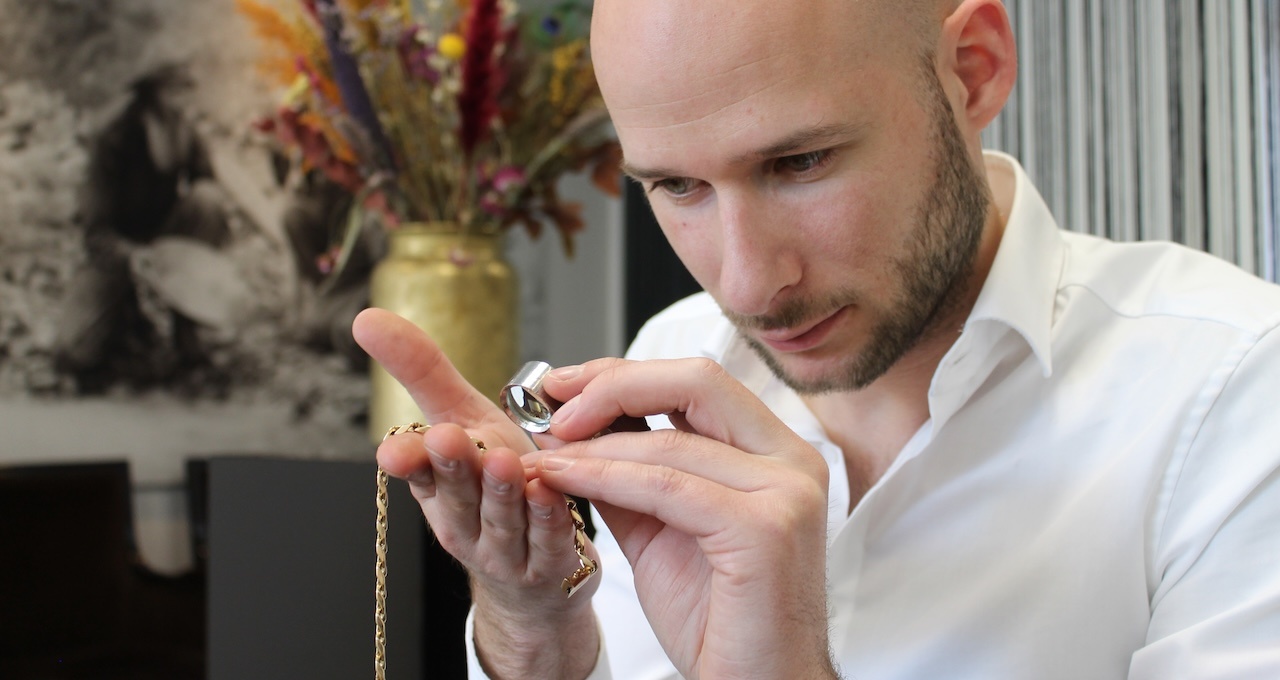 Jewelry appraisal, purchase of jewelry and watches at Juweelwinkel