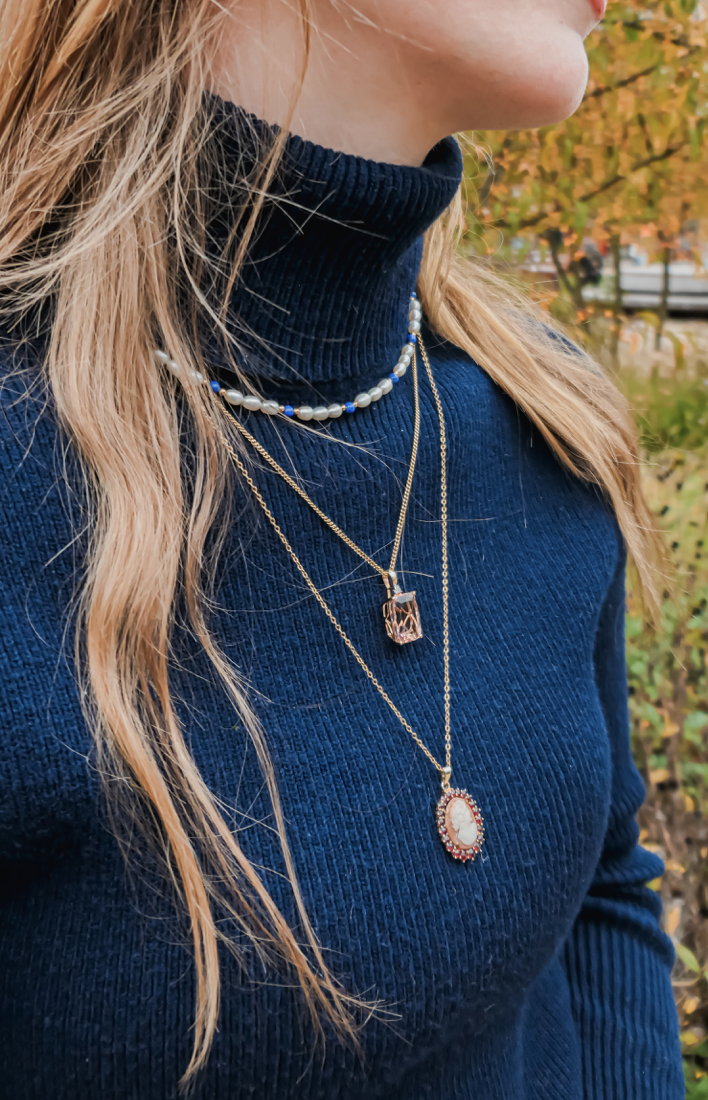 Verschillende sieraden, van vintage tot hedendaags